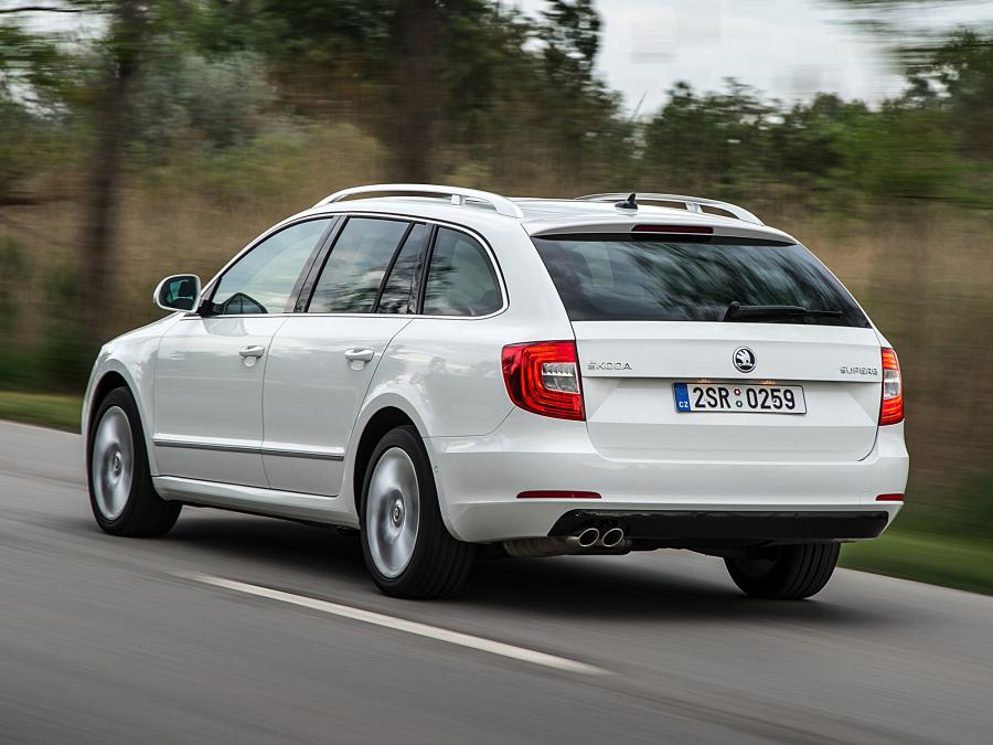  Skoda Superb Combi 2013 года  (фото 5 из 21)